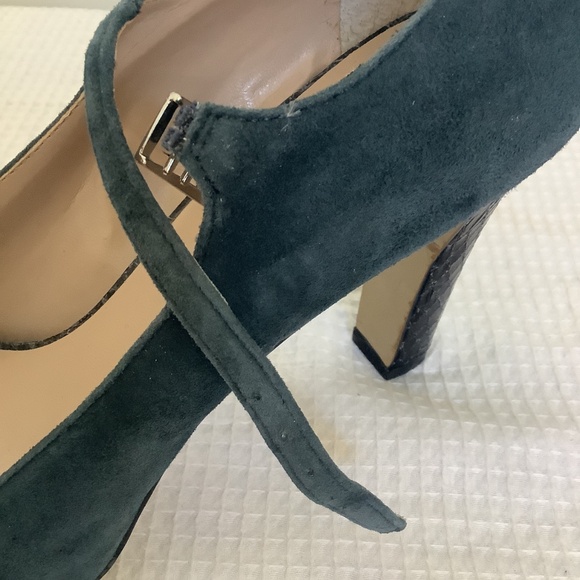 Franco Sarto Blue Suede and Snake Skin Shoe Like New Size 9 - Picture 5 of 8